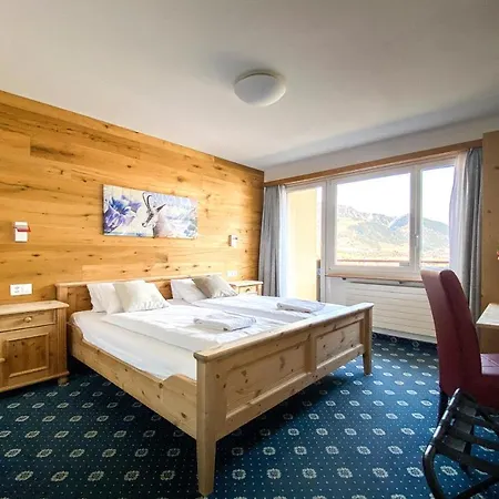 Cresta Hotel