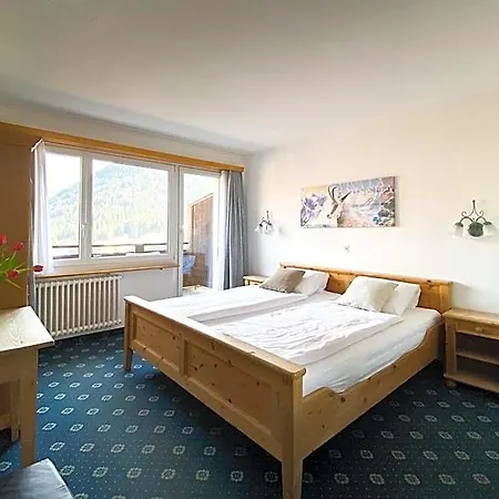 Cresta Hotel