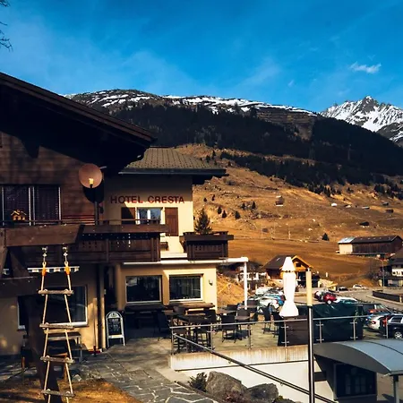 Cresta 3*