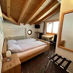 Hotel Cresta 3*