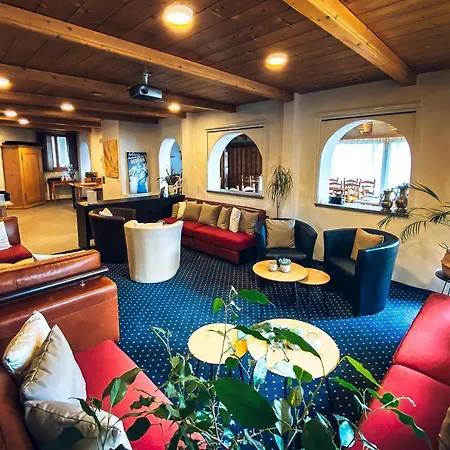 Cresta Hotel